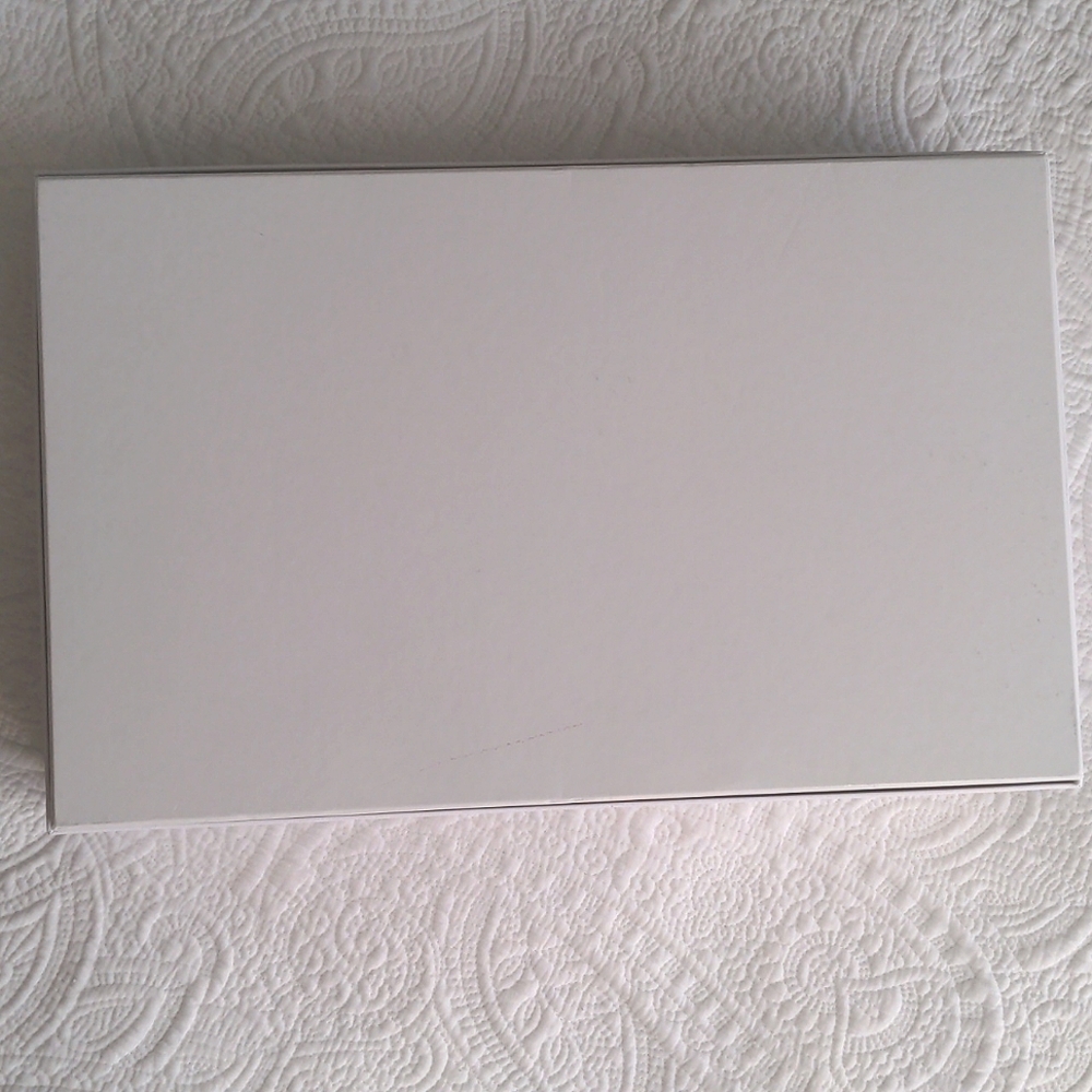 Victoria Beckham Box - Picture 3 of 8